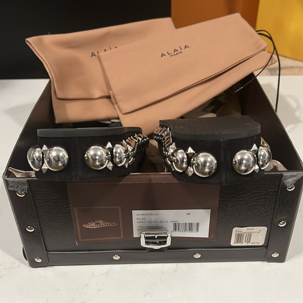 BNIB Alaia NOIR Bombe Mules Size 8 US 38 EU SOLD OUT !! - Picture 12 of 15